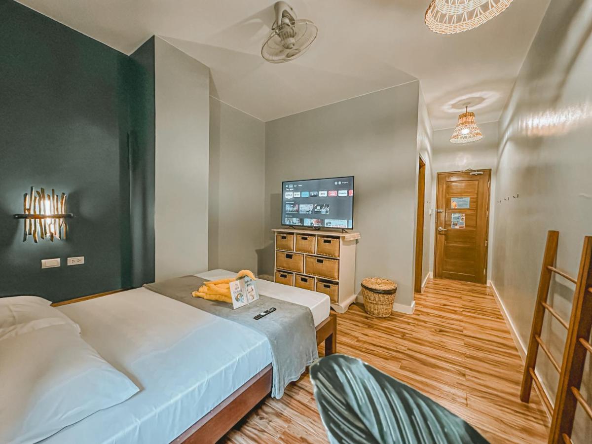 Outpost Hostel - Coron Εξωτερικό φωτογραφία