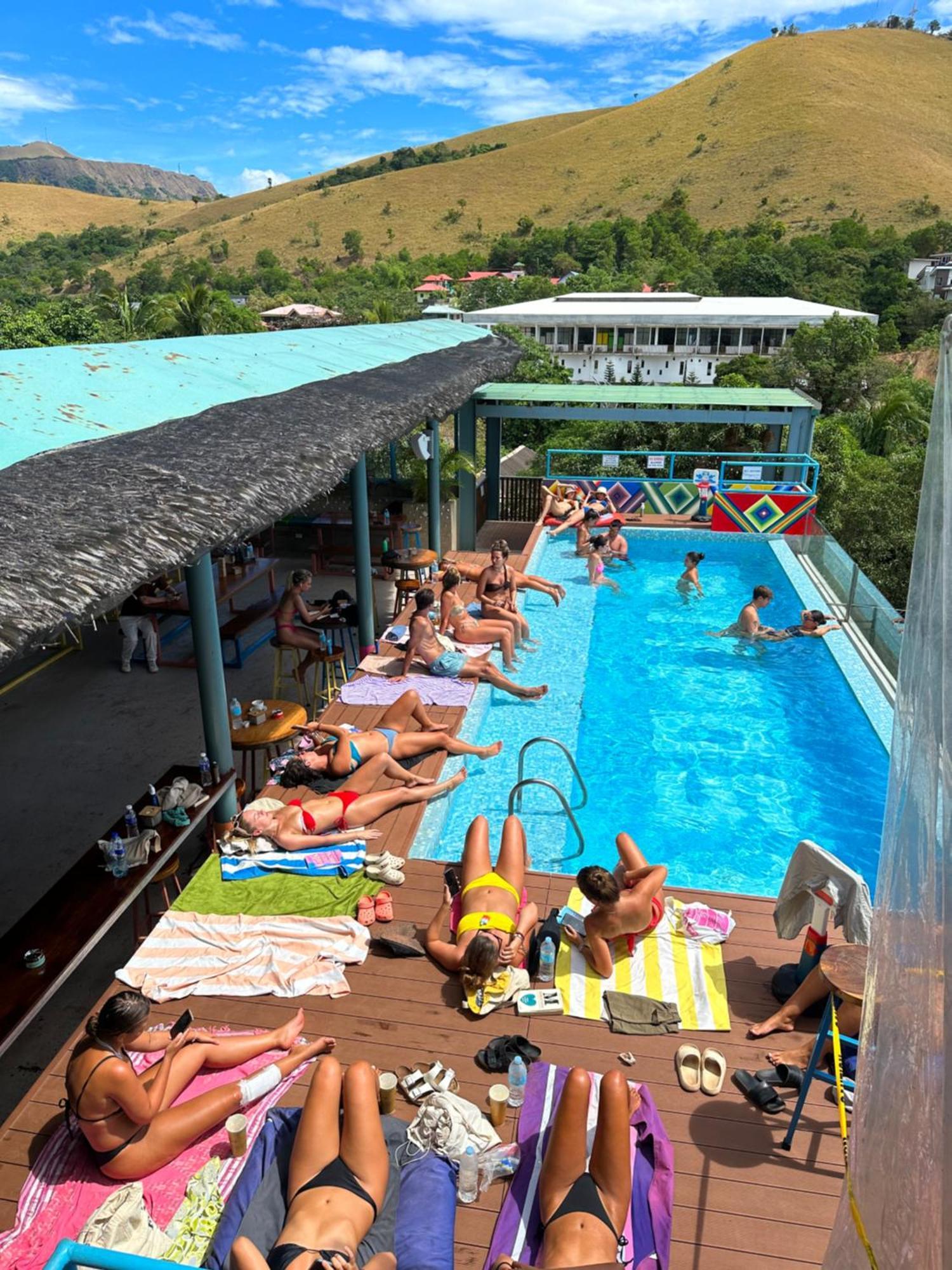 Outpost Hostel - Coron Εξωτερικό φωτογραφία